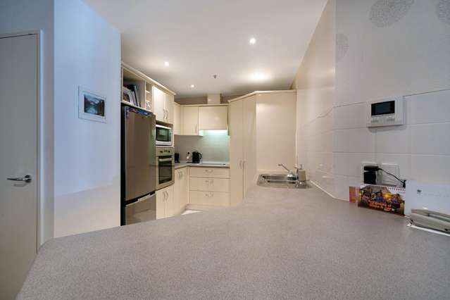 2i/175 Hurstmere Road Takapuna_3