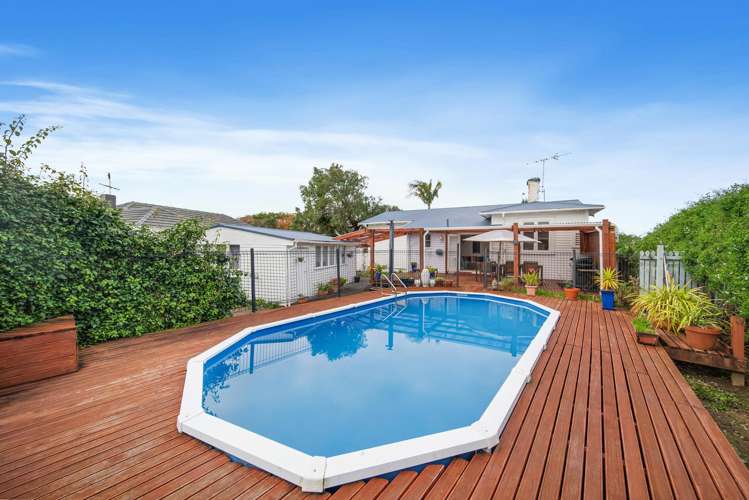 317 Massey Road Mangere East_12