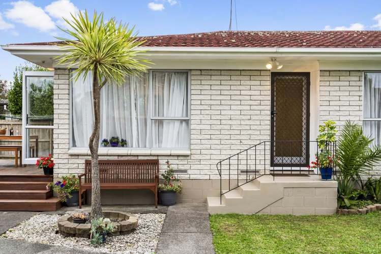 2/7 Hedge Row Sunnyhills_21