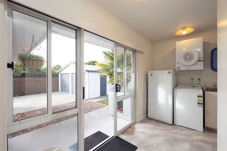 8 Torquay Place Bryndwr_11