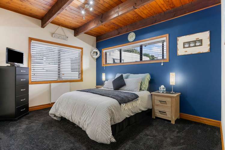 11 Higham Ferrers Place Red Beach_23