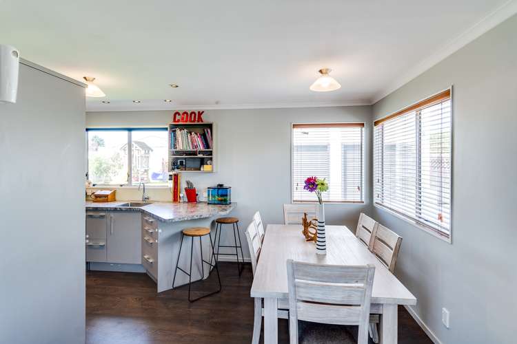 37 Tait Drive Greenmeadows_4