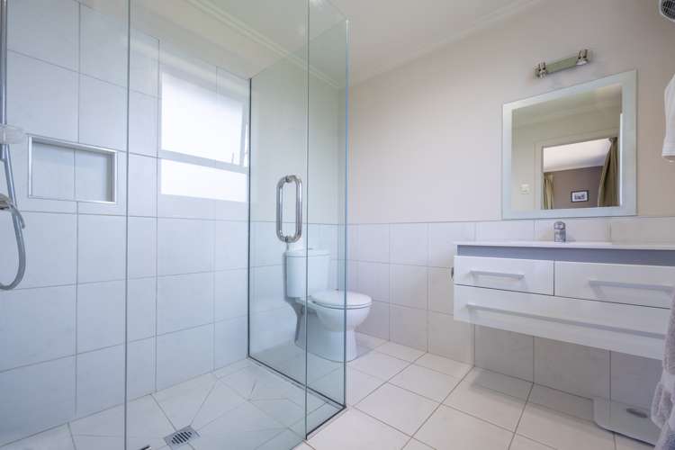 2 Sherwin Avenue Albert Town_7