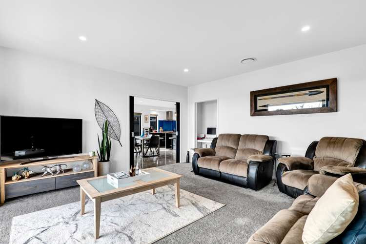 4 Cessna Lane Glen Avon_17