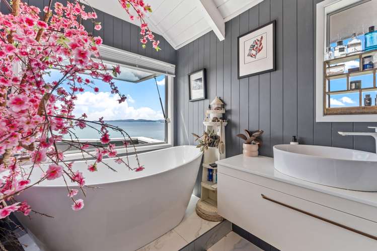 47 Puriri Place Sandspit_16