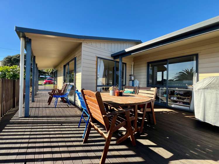 24 James Street Raglan_3