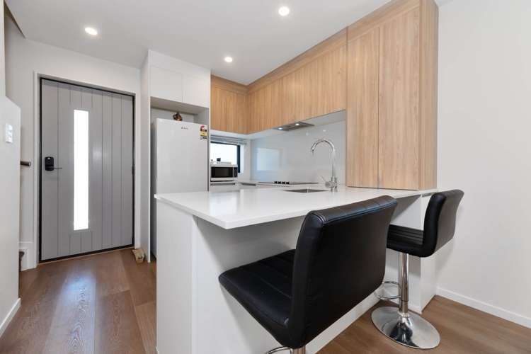 2 Selo Street Glen Eden_19