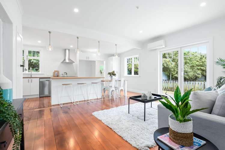 2/6 Pohutukawa Street Woburn_0