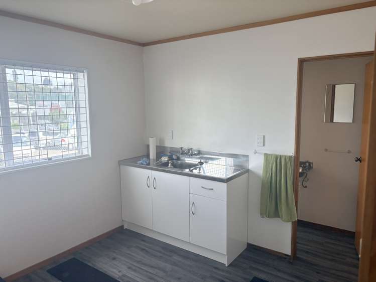 2/12 Maleme Street Greerton_6