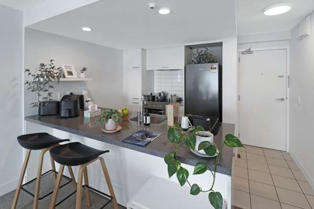 10/370 Oriental Parade 1322_4