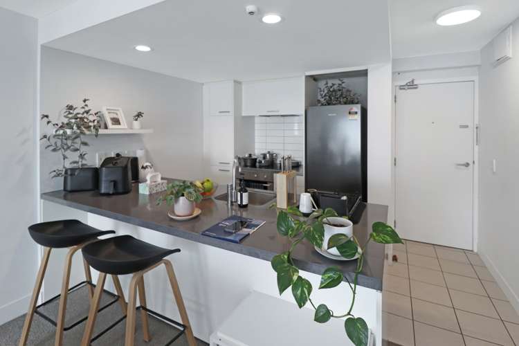 10/370 Oriental Parade 1322_4