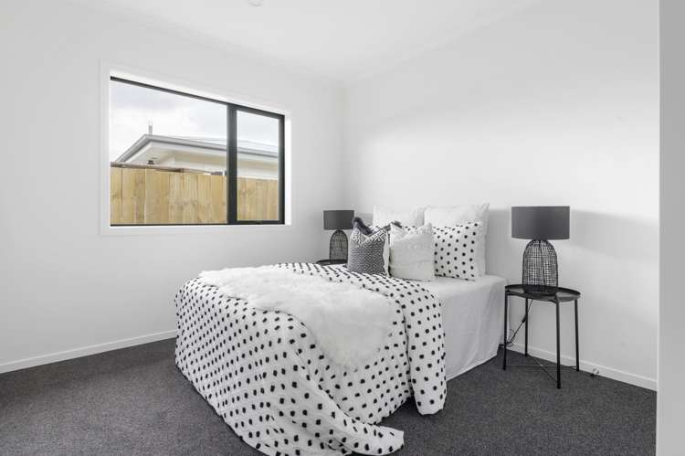 2/10 Norman Street Nawton_11