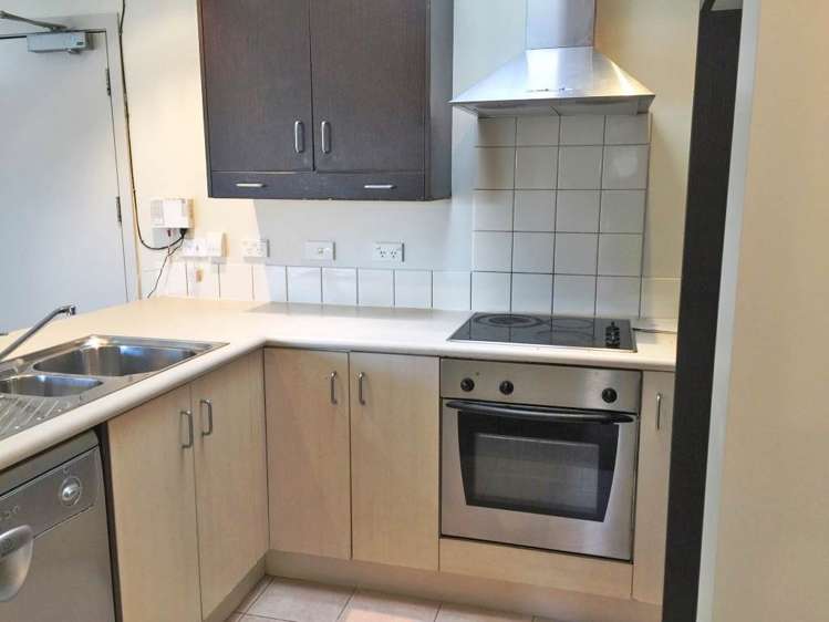 2/80 Gunner Drive Te Atatu Peninsula_1