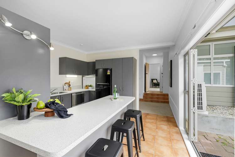 76A Wai-iti  Crescent Woburn_8