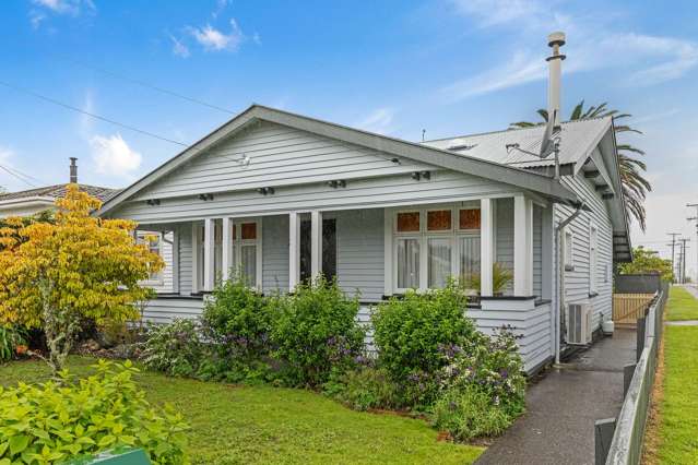 Charming Cottage in Westport!