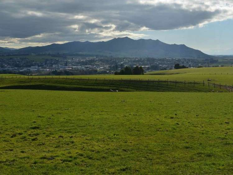 144 Mountain Road Gore Surrounds_0