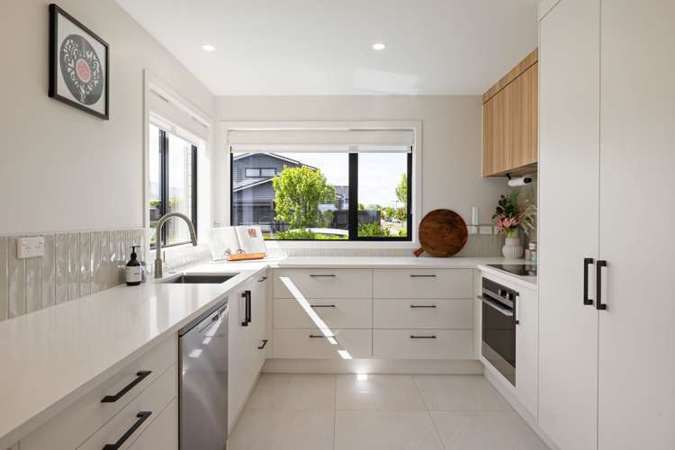 55 Probert Crescent Chartwell_8