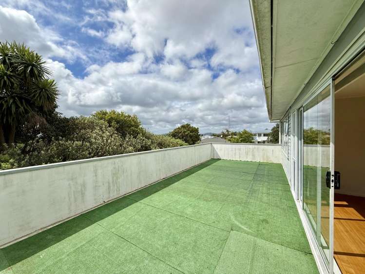 26 Tiroroa Avenue Te Atatu South_15