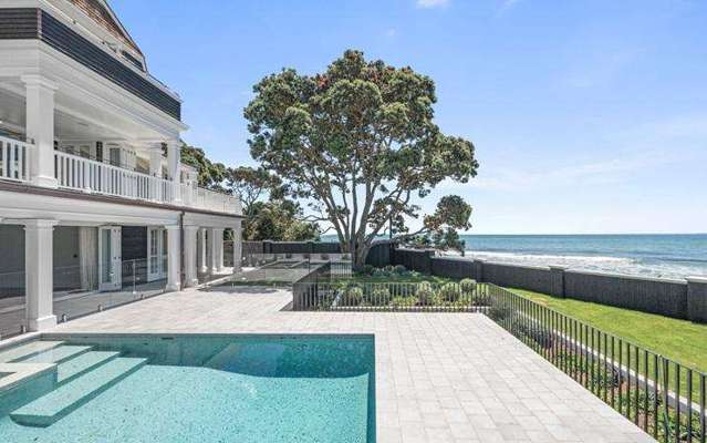 One of the North Shore’s biggest-ever deals: Waterfront mansion gets top price