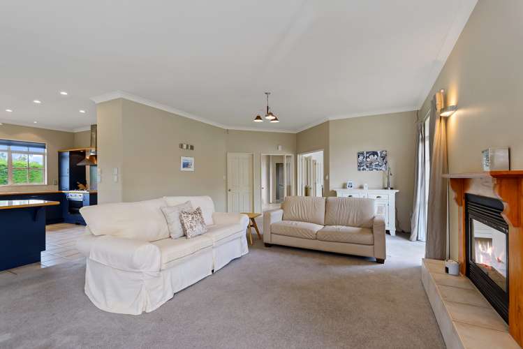 46 Stott Drive Darfield_7