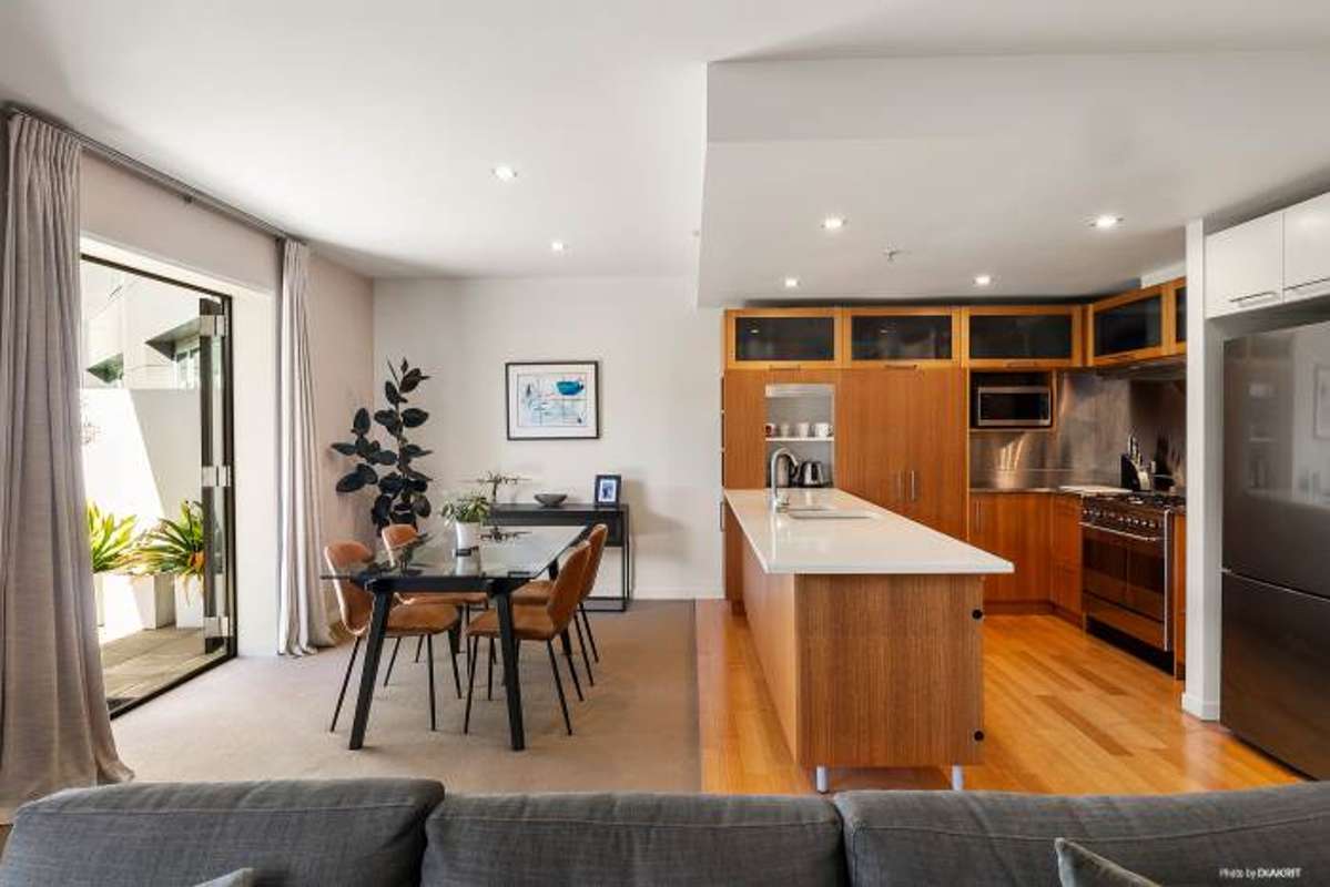 1B/132 Customs Street West_2