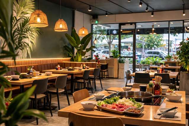 Large Restaurant North Shore Opportunity