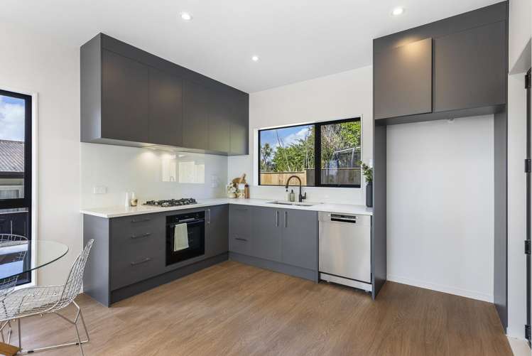 5/63 Verbena Road Birkdale_5