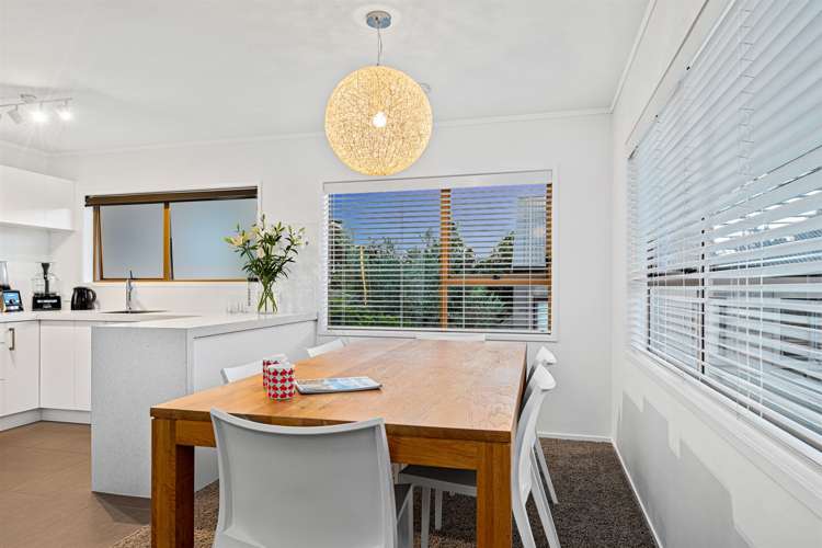 2/34 Heathcote Road Castor Bay_5