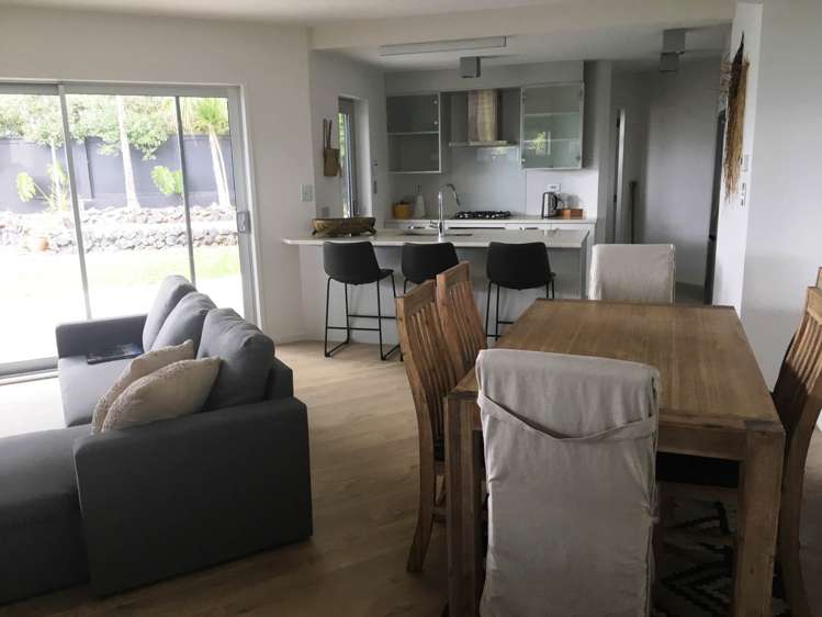 14 Valkyria Place Beach Haven_7