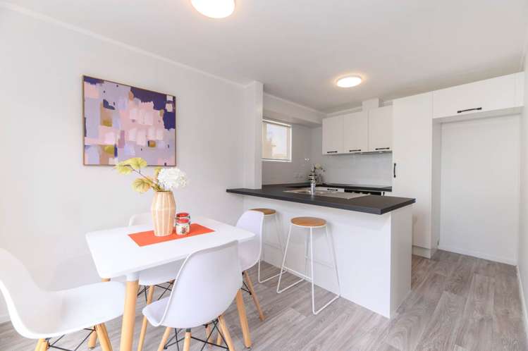 4 Scarlet Drive Ranui_12