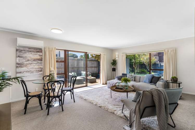 1/19 Gulf Crest Bucklands Beach_19