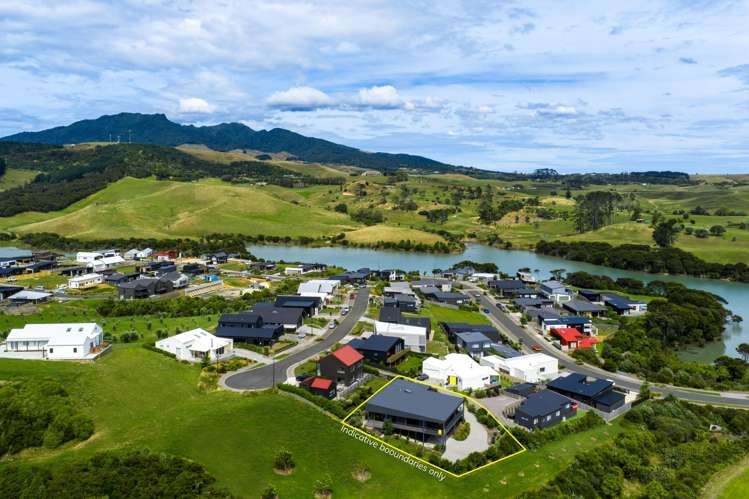 21 Maataitai Road Raglan_34