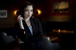 Outrageous Fortune star Antonia Prebble sells her Auckland villa from the makeup chair