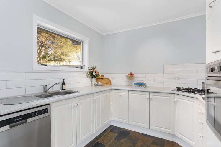 23 Highland Avenue Titirangi_9