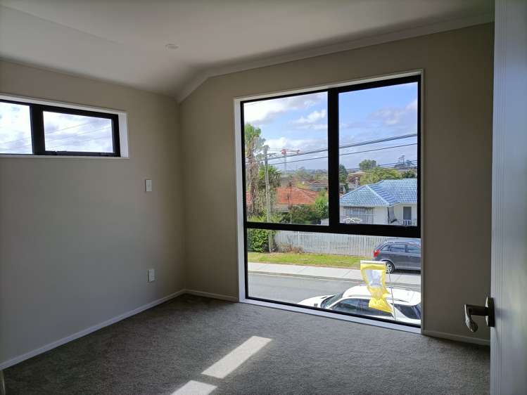 10b Roberts Road Te Atatu South_13