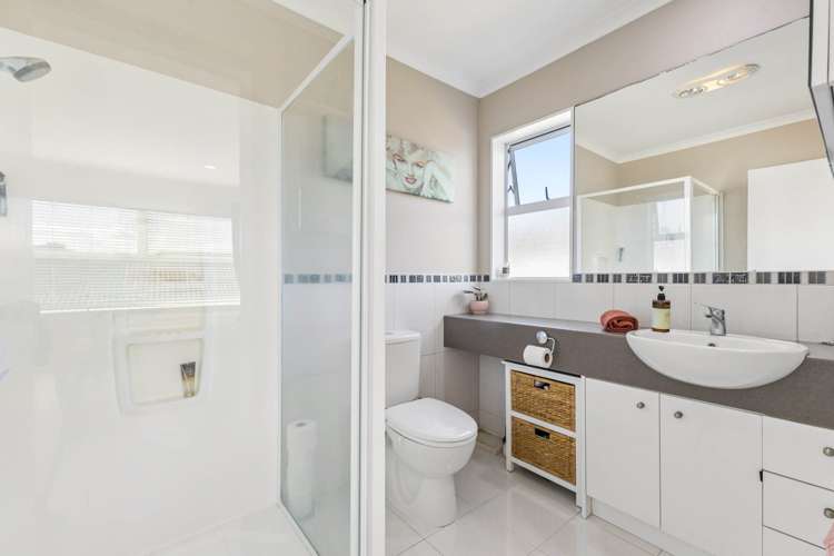 39 Stranraer Crescent Wattle Downs_11