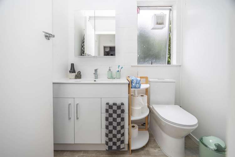 Units 1-10 at 11 Coates Street Hamilton East_26