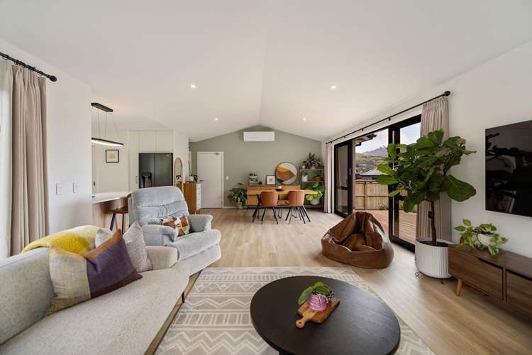 25 Spur Ridge Rise Jacks Point_16