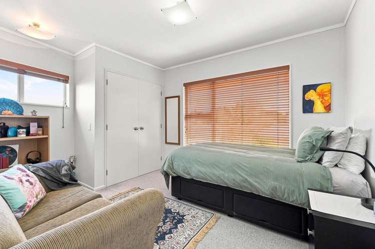 5 Eaton Crescent Otamatea_16
