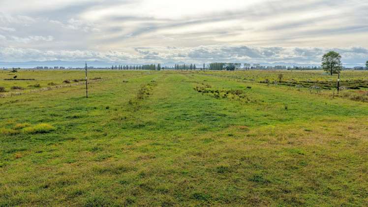 Back Miranda Road Waitakaruru_6
