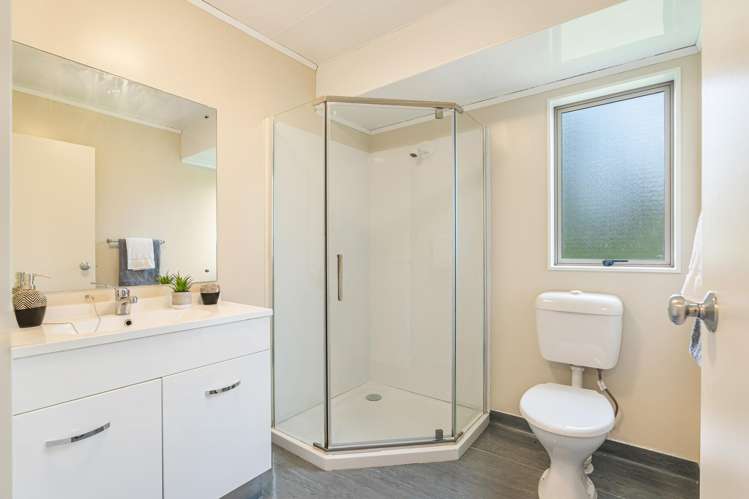 8 Elder Place Massey_9