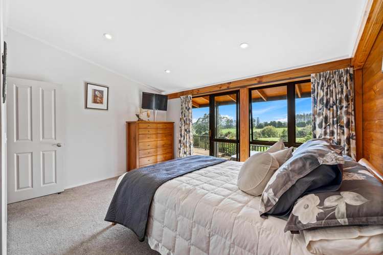 37 Lloyd Road Riverhead_12