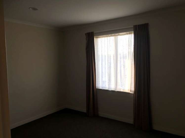 21 Woolaston Place Flat Bush_14