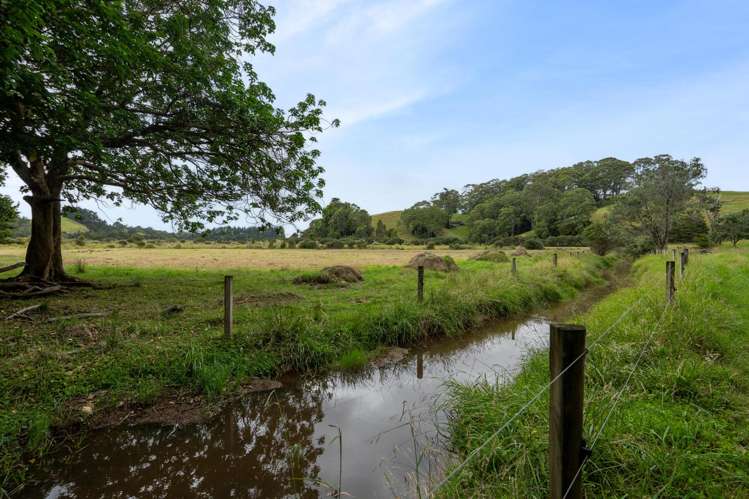 538 Hailes Road Whananaki_11