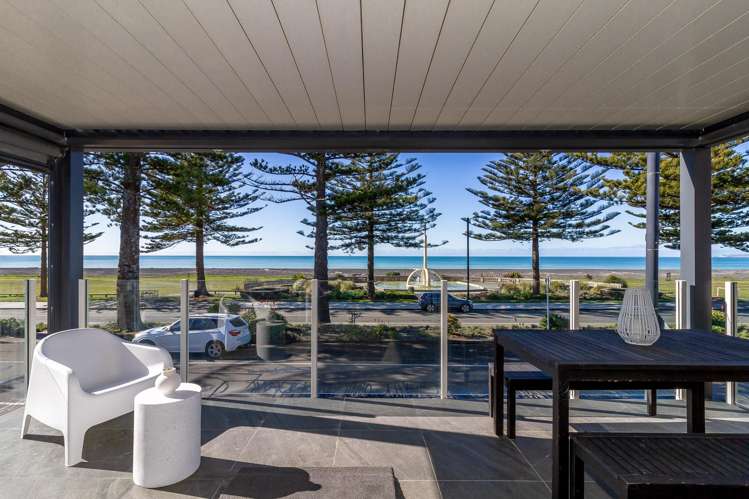 563 Marine Parade Napier South_17