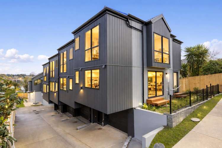 1,2,4/26 Huapai Street One Tree Hill_1