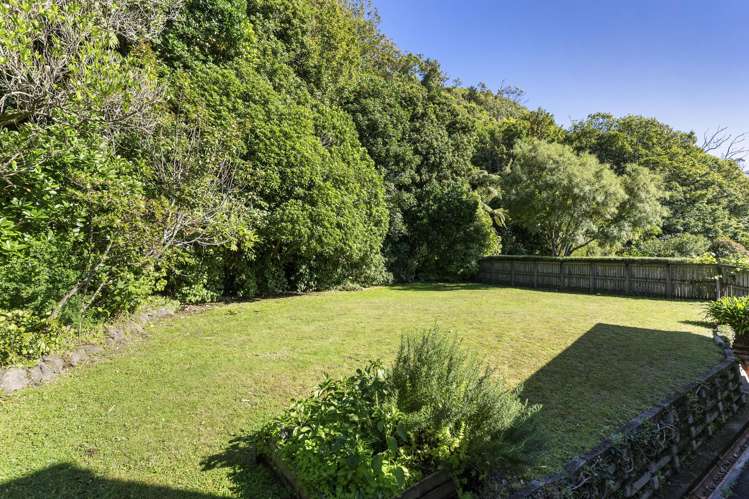 2/15 Upper Lewisville Terrace Thorndon_9