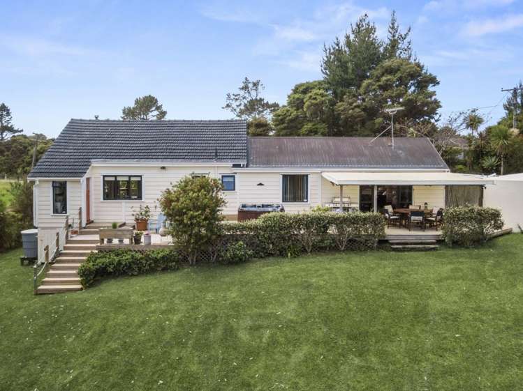 1258 East Coast Road Redvale_40