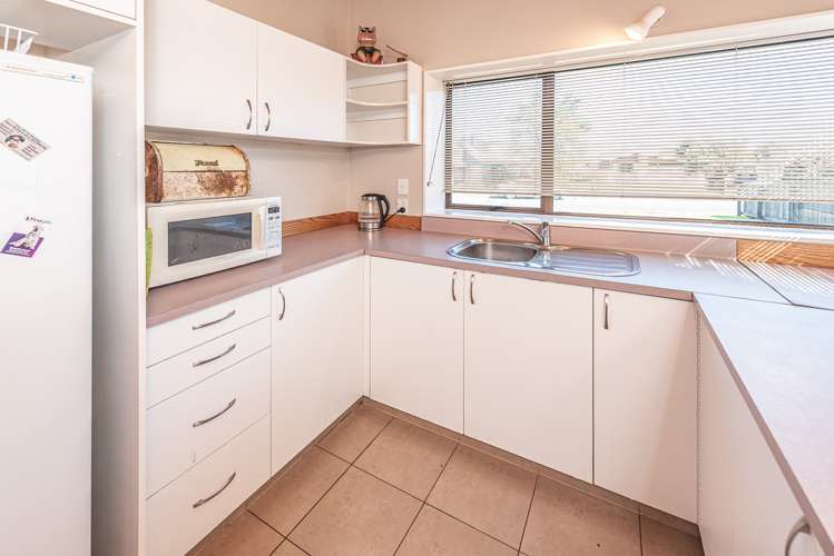 32 Exeter Crescent Springvale_11
