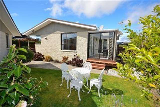 16 Hastings Street Waikanae Beach_1